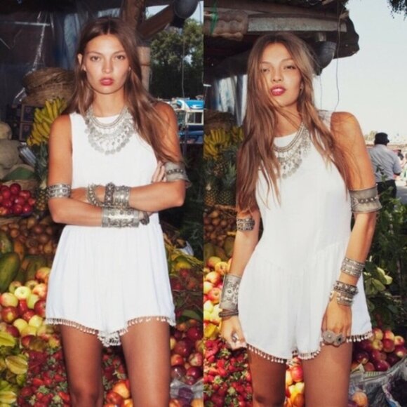 For Love And Lemons Pom Pom Romper Playsuit NWT White Size Small - Picture 1 of 7